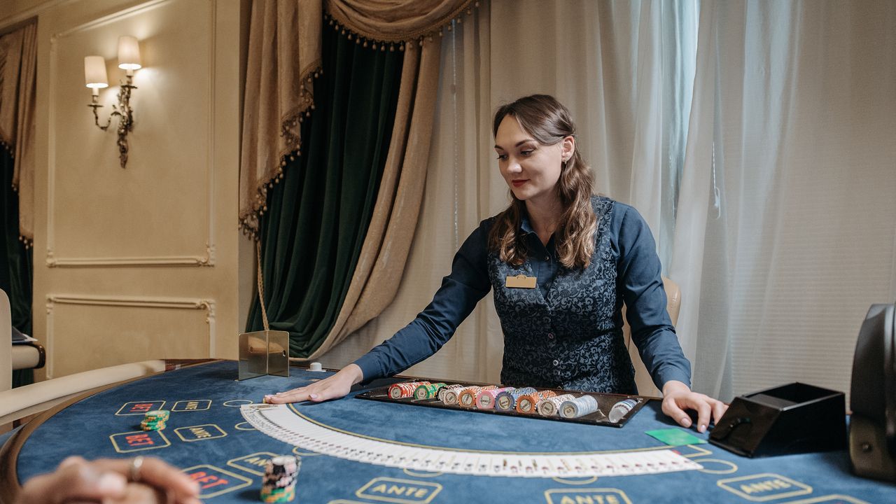 Ruleta con crupier en vivo: ventajas y desventajas del juego en vivo
